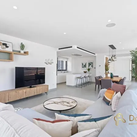 Penthouse With A Private Pool And Sea View In Lejlighed *