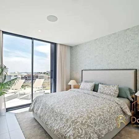 Penthouse With A Private Pool And Sea View In Фуэнхирола