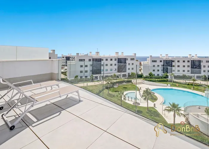 Penthouse With A Private Pool And Sea View In アパート *