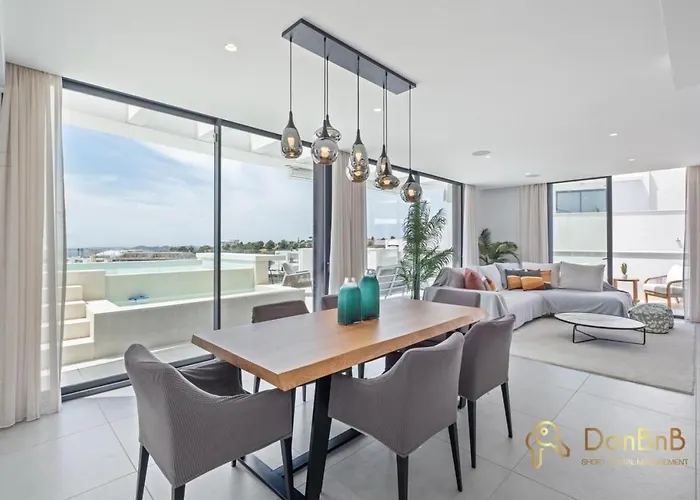 アパート Penthouse With A Private Pool And Sea View In *