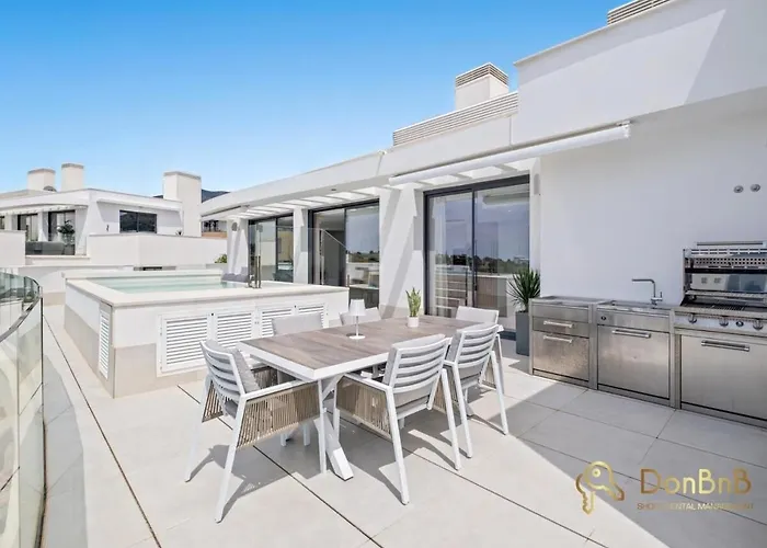 Penthouse With A Private Pool And Sea View In アパート フエンヒロラ