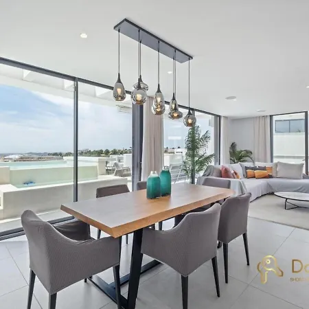 Апартаменти Penthouse With A Private Pool And Sea View In *