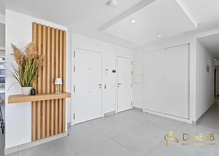 Penthouse With A Private Pool And Sea View In Apartment Fuengirola