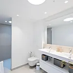 Penthouse With A Private Pool And Sea View In Fuengirola