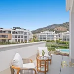 Penthouse With A Private Pool And Sea View In Διαμέρισμα