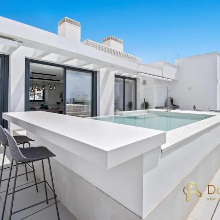 Lejlighed Penthouse With A Private Pool And Sea View In