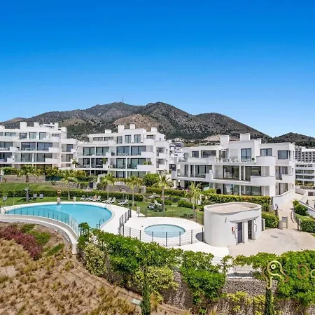 Penthouse With A Private Pool And Sea View In Διαμέρισμα *