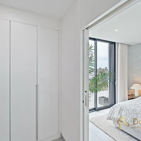 Apartamento Penthouse With A Private Pool And Sea View In Fuengirola