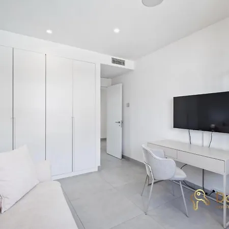 Penthouse With A Private Pool And Sea View In