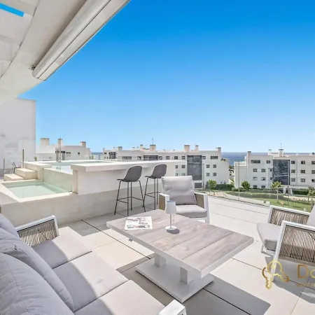 Penthouse With A Private Pool And Sea View In Apartamento